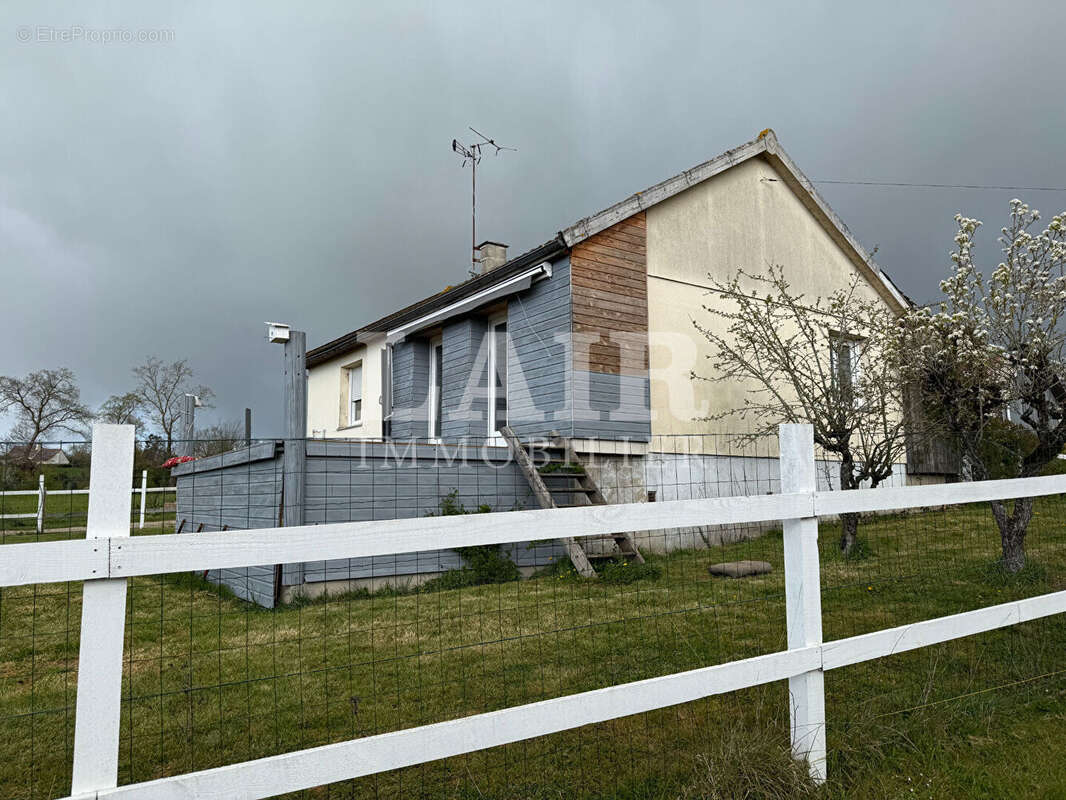 Maison à FRESNAY-SUR-SARTHE