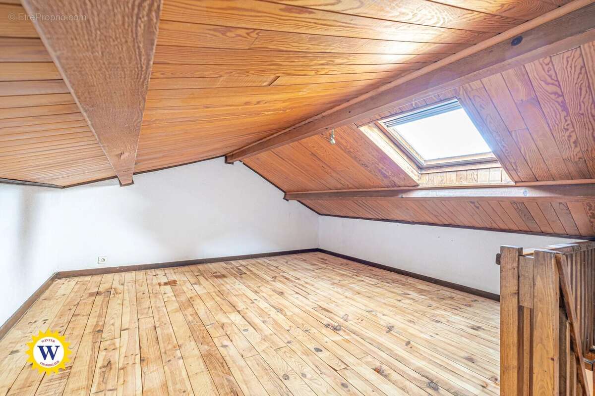 Appartement à SAINT-LAURENT-DU-VAR