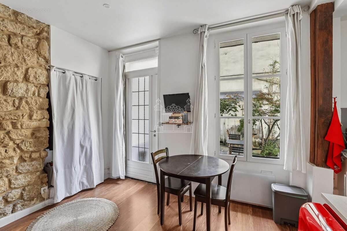 Appartement à PARIS-7E