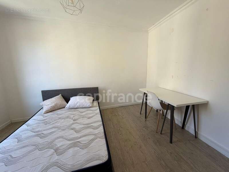 Appartement à MARSEILLE-5E