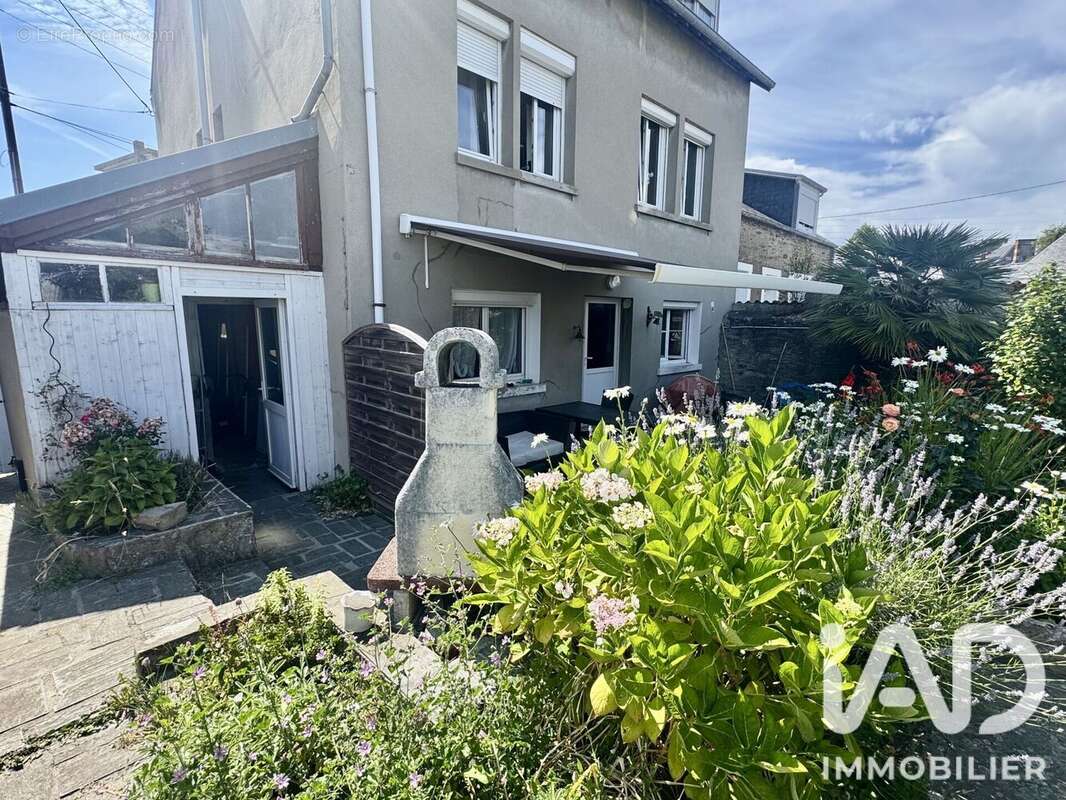 Maison 121 m² à Equeurdreville-Hainneville  - photo 3