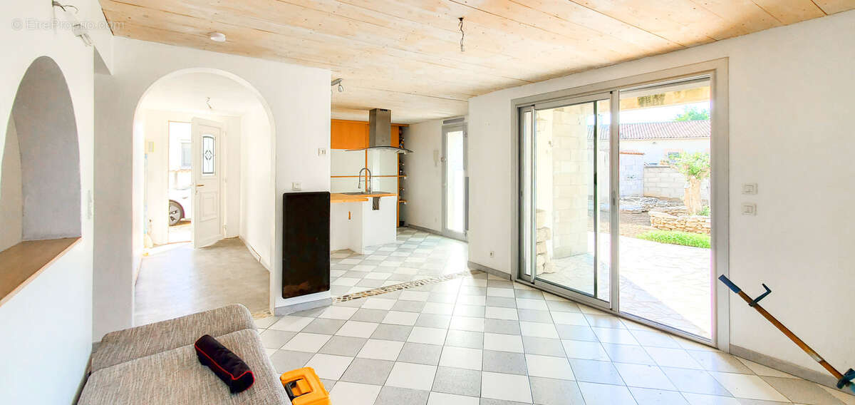 Maison à MAUGUIO