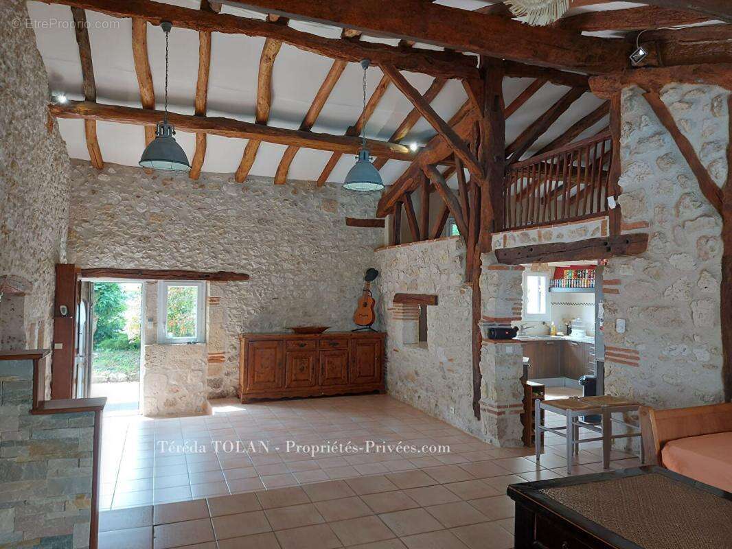 Maison à LAYRAC