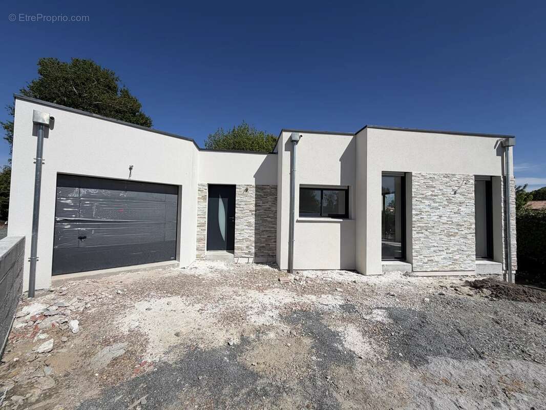Maison à MONTBERT