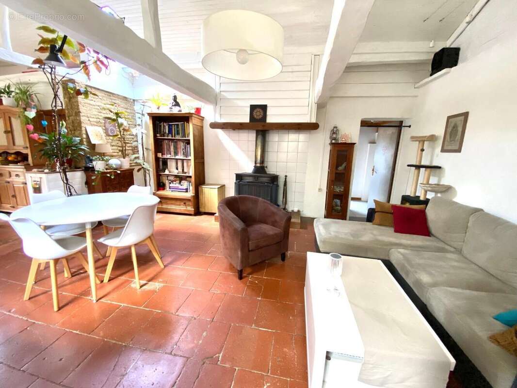 Maison à MONDONVILLE