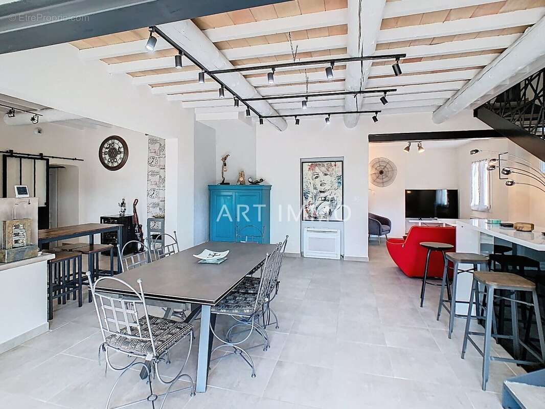 Maison à CABRIERES-D&#039;AVIGNON