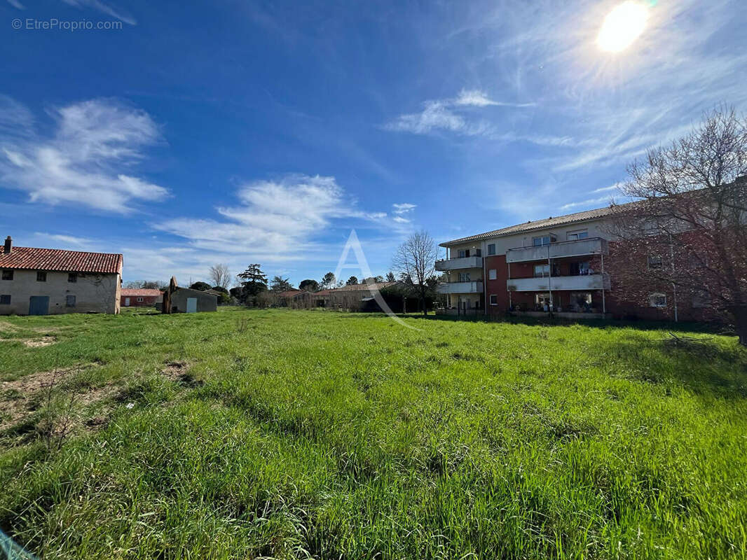 Terrain constructible à Bessieres de 940m² ! - photo 4