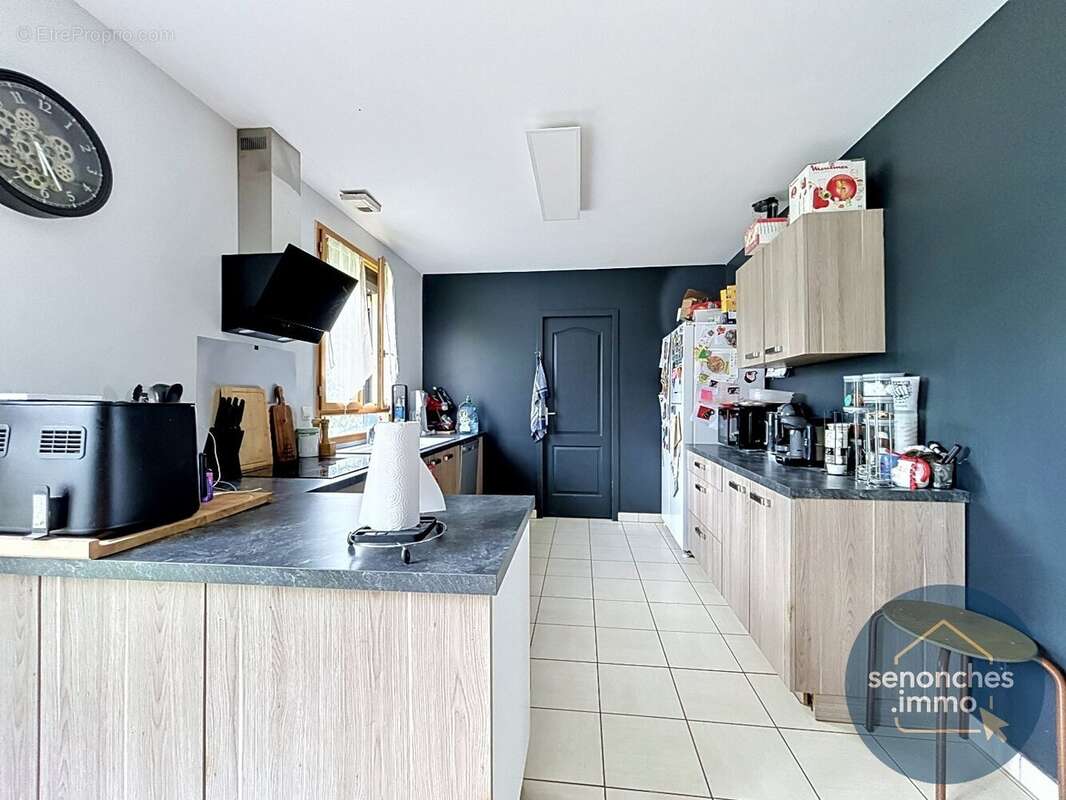 Pavillon de plain-pied 4 chambres  100 m² habitables  terrain de 2 244 m²  environnement calme et verdoyant - photo 8