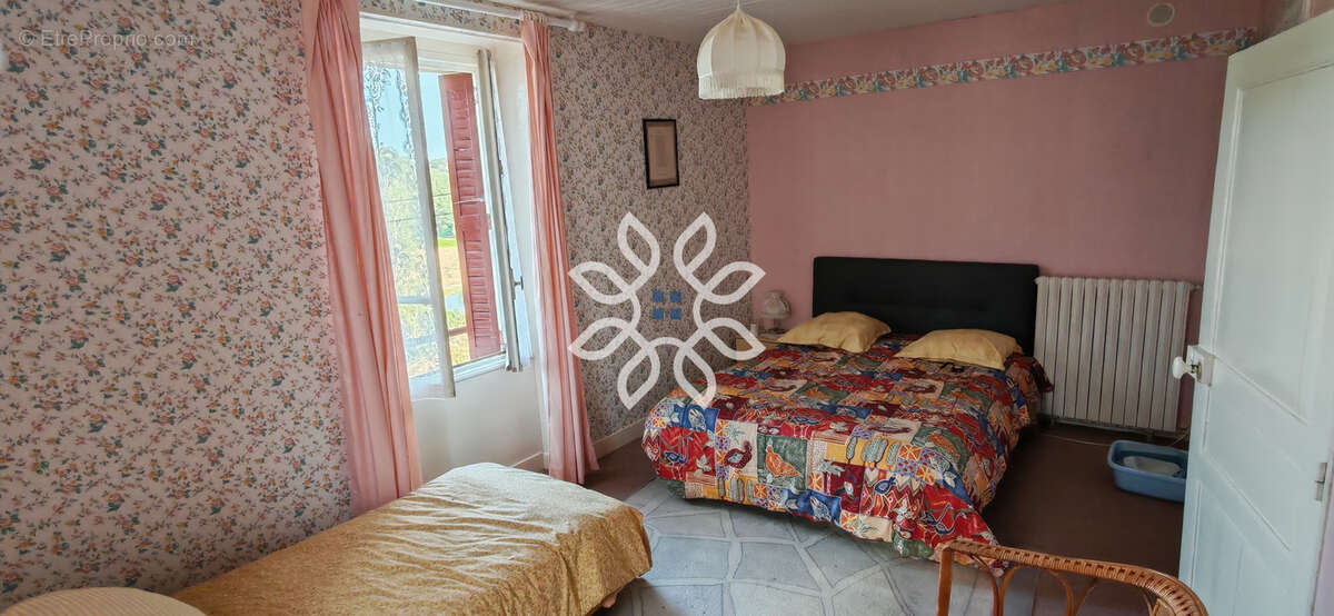 Maison T3 à rénover - Dépendances et terrain - photo 5