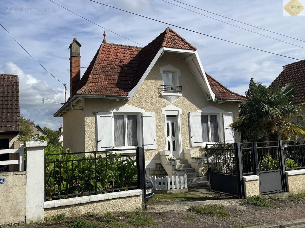 Maison à CHATELLERAULT
