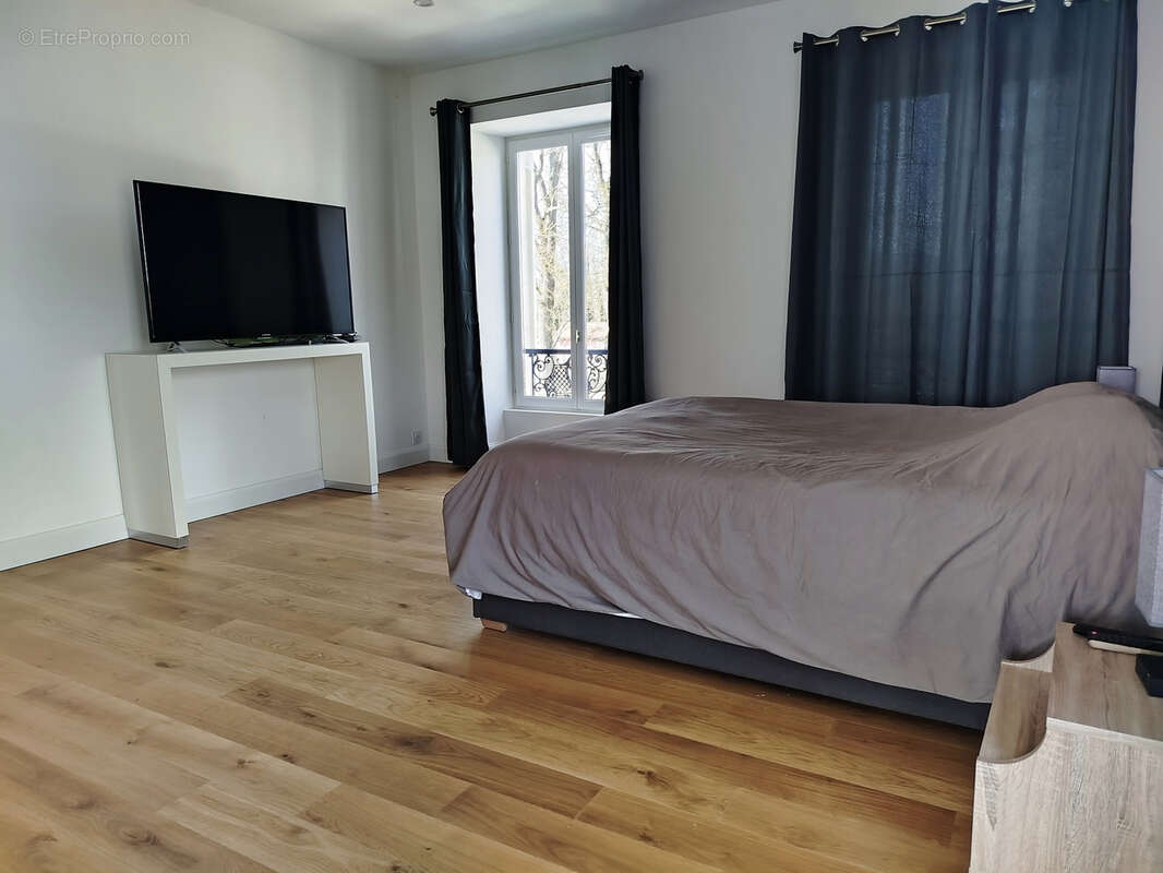 Maison à CHAMPS-SUR-YONNE