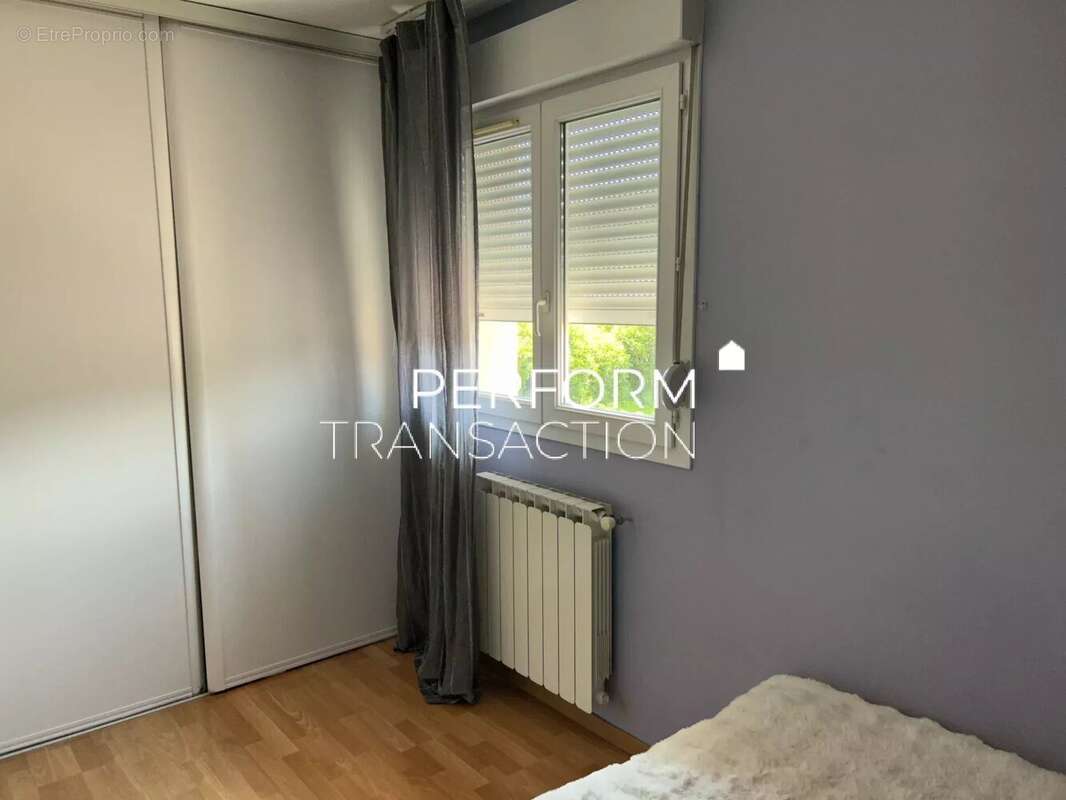 Maison à SAINT-NAZAIRE-LES-EYMES