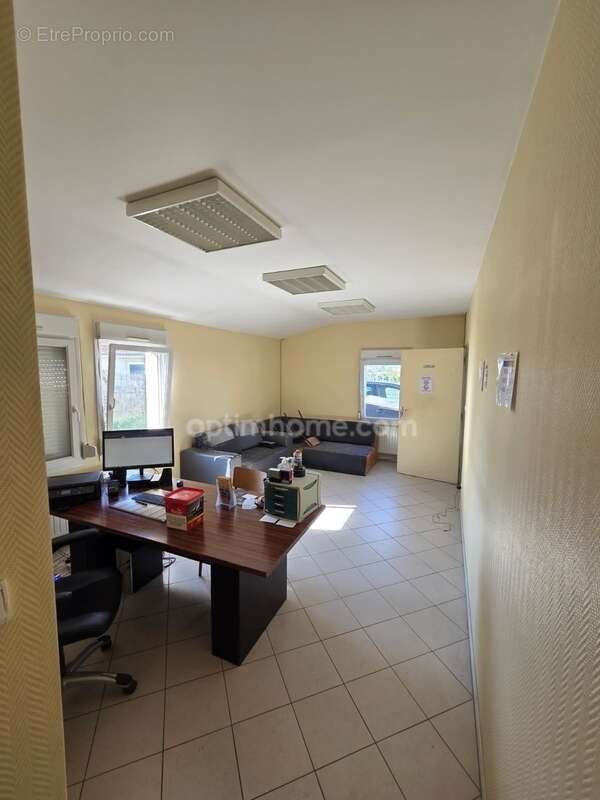 A VENDRE!!! ensemble de rapport déjà loué comprenant un entrepôt et un studio - photo 12