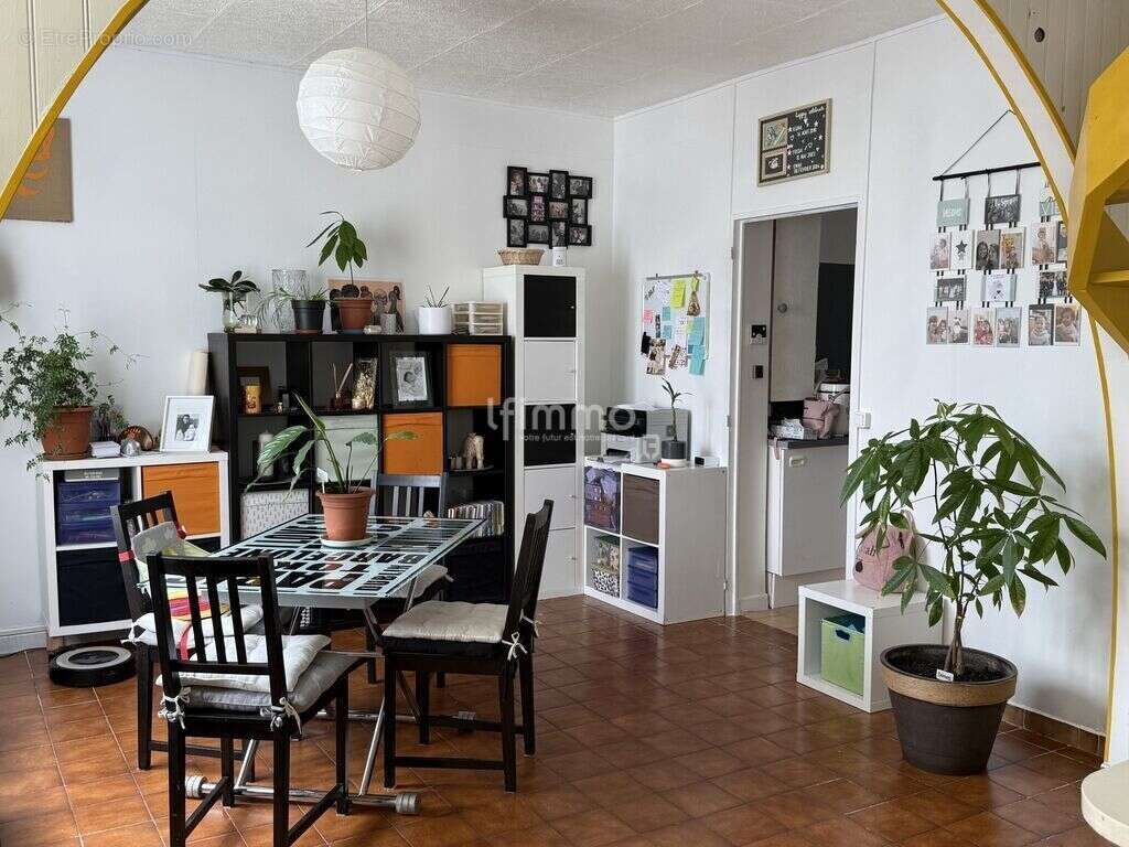 Maison à THIAIS