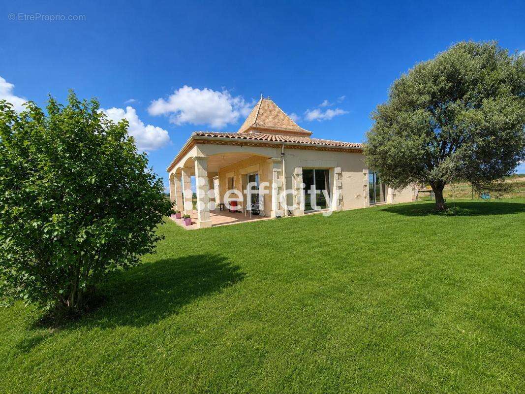 Maison 155 m² à Monbahus  - photo 9