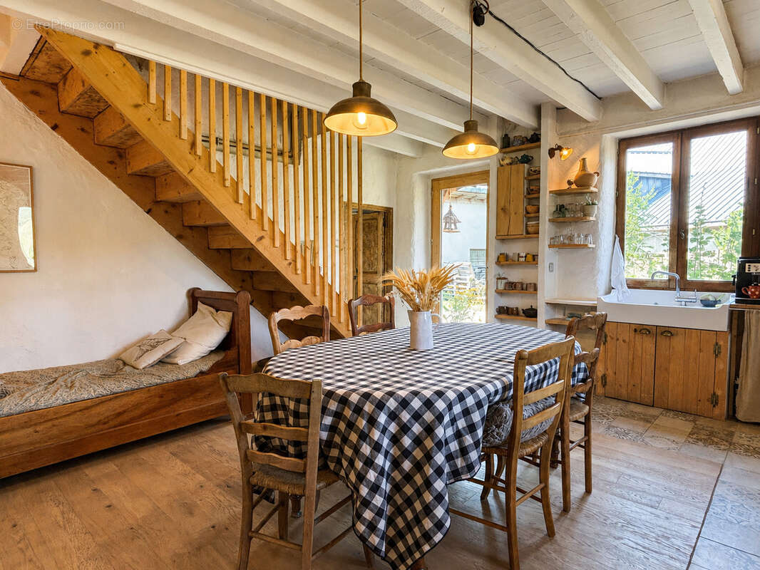 Ancienne ferme avec potentiel supplémentaire - photo 3