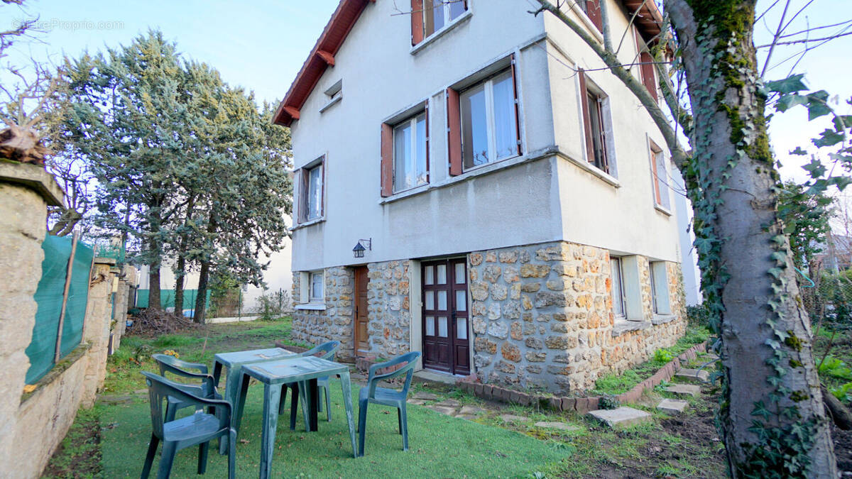 Maison à AUBERGENVILLE