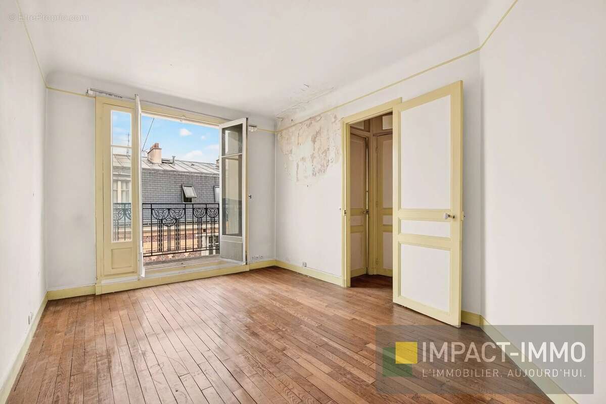 Appartement à COURBEVOIE