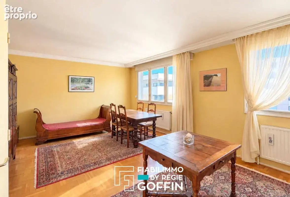 T2 traversant 63m2 - Balcon, garage et cave - photo 2