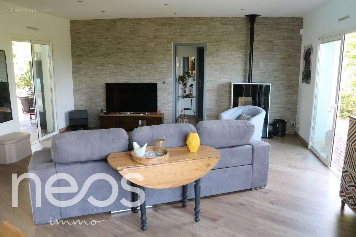 Maison 137 m² à Genissac  - photo 54