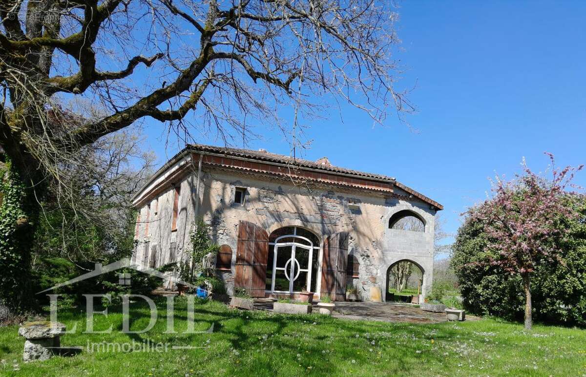 domaine de 7ha avec lac - photo 2