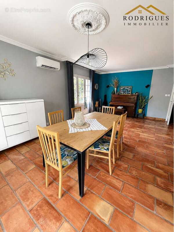 Maison 175 m² à Marguerittes  - photo 4