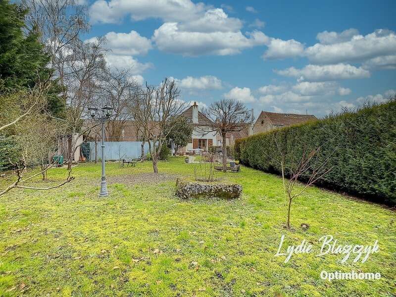 Maison à SAINT-LEGER-SUR-DHEUNE