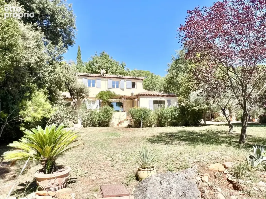 Bastide provençale de charme de 183.51 m² sur 1 980 m² de terrain paysagé avec piscine - photo 6