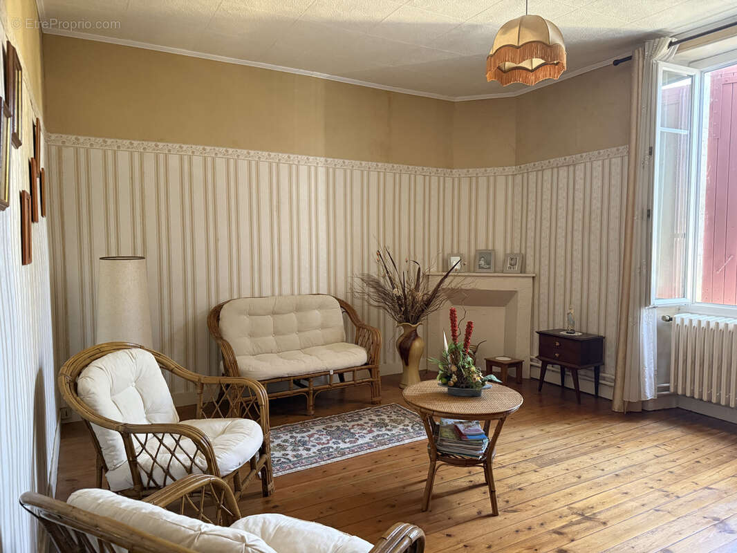 Maison de village et dépendances - photo 13
