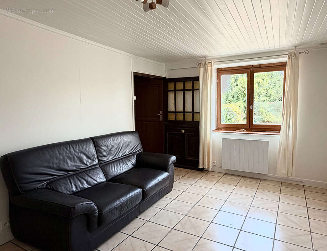 Maison de village avec garage de 50 m² ? Potentiel d'évolution ? Valserhône - photo 2