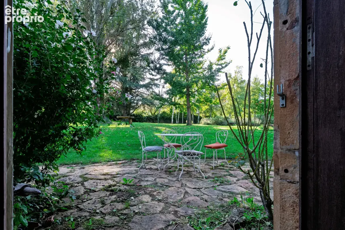 Maison Forte, Manoir d'exception au coeur du Beaujolais 350m2 - photo 10