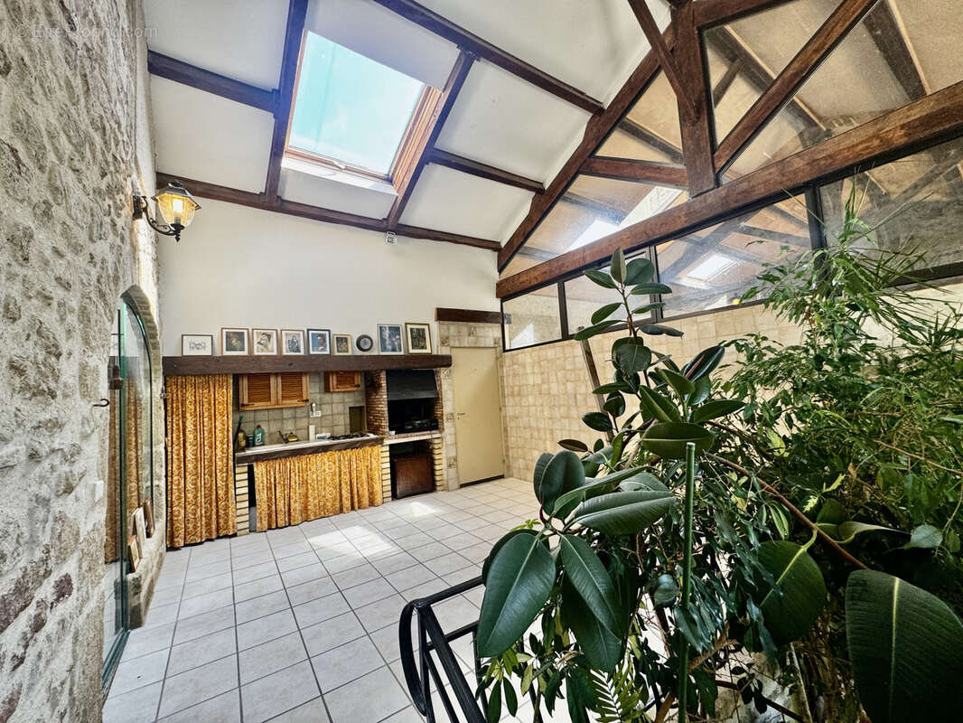 Mas provençal 356 m2 - photo 7