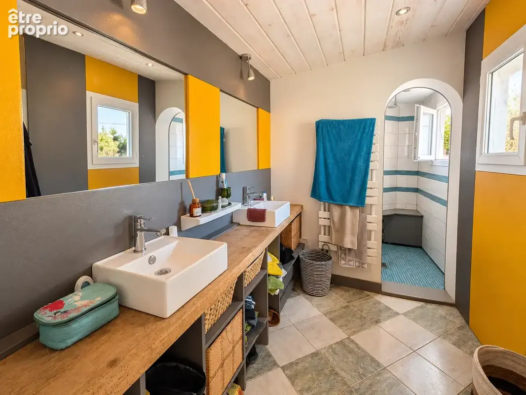 Vend propriété sud de la France à Agde, proche de la mer, villa 3chambres, garages, piscine et grand terrain - photo 10