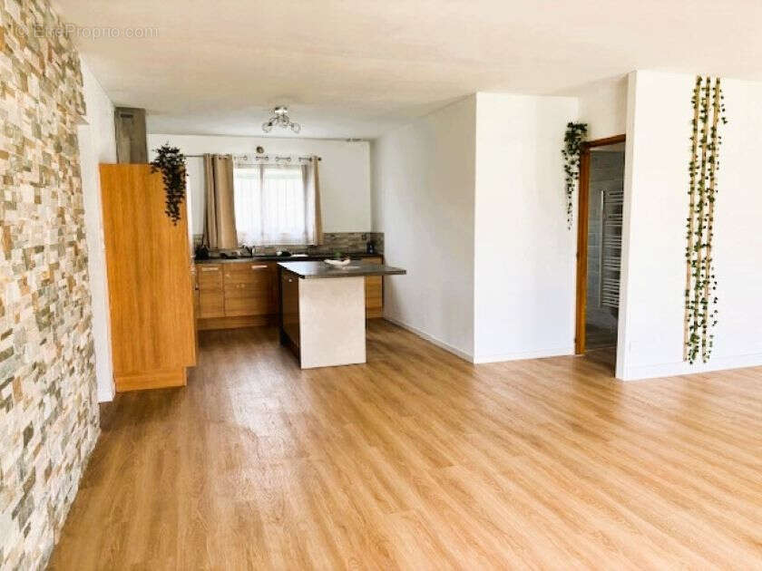 Maison à AYGUEMORTE-LES-GRAVES