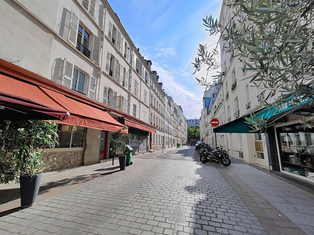 Appartement 1 pièce 13 m² · à Paris-7e · 13 m² · 215 000 €