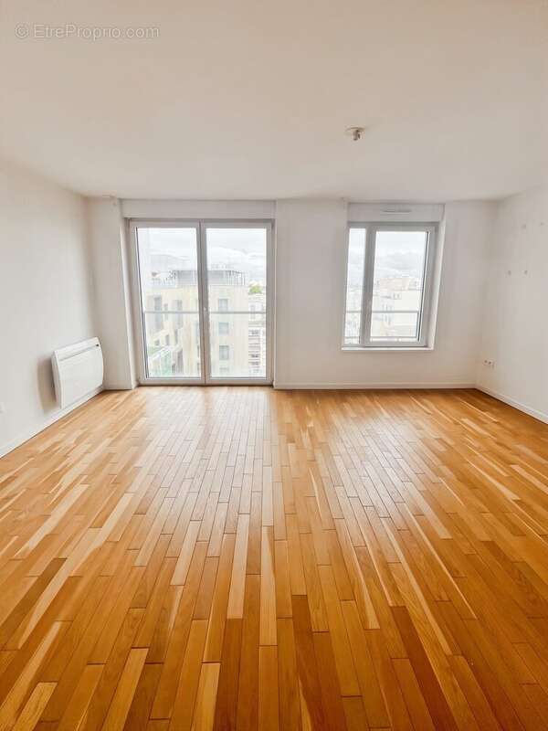 Appartement à COURBEVOIE