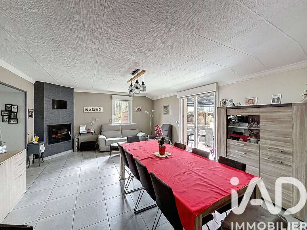 Photo 3 - Maison à SAINT-MEEN-LE-GRAND