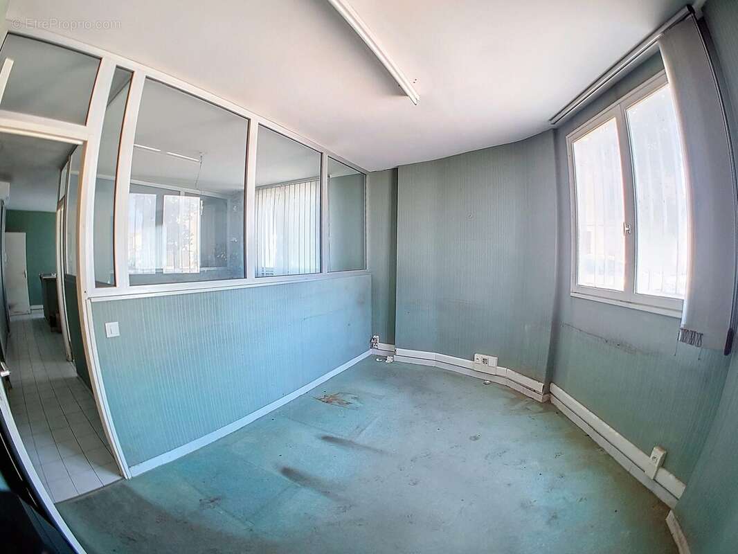 Appartement 585 m² à Berre-L'etang  - photo 9