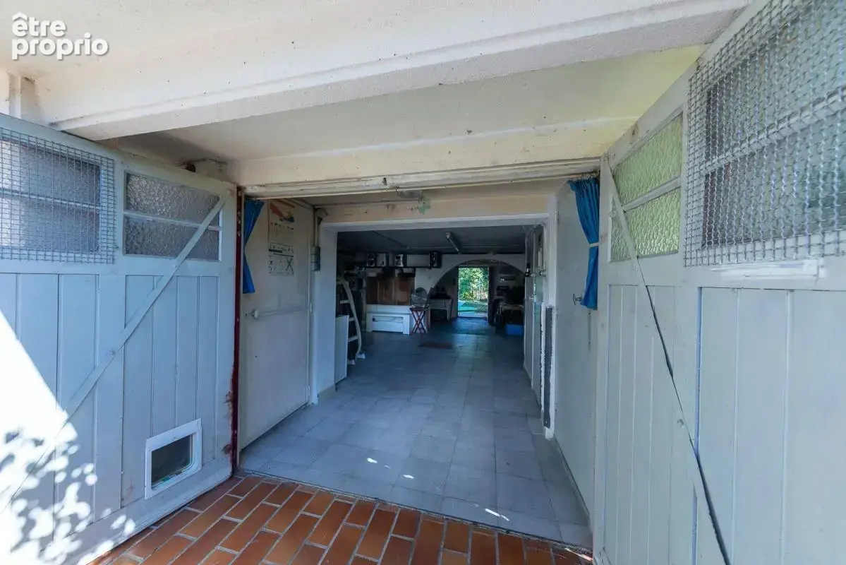Secteur recherché du Grand Four - Maison avec jardin et grand garage - photo 9