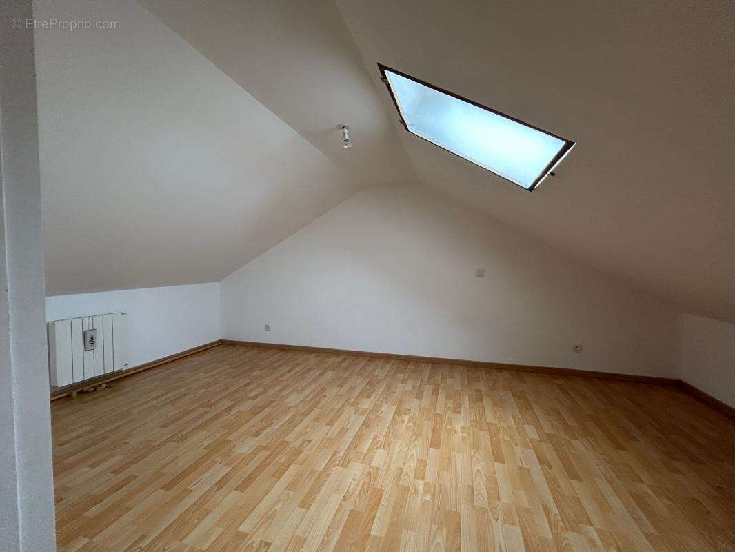 Maison à MONTGERAIN