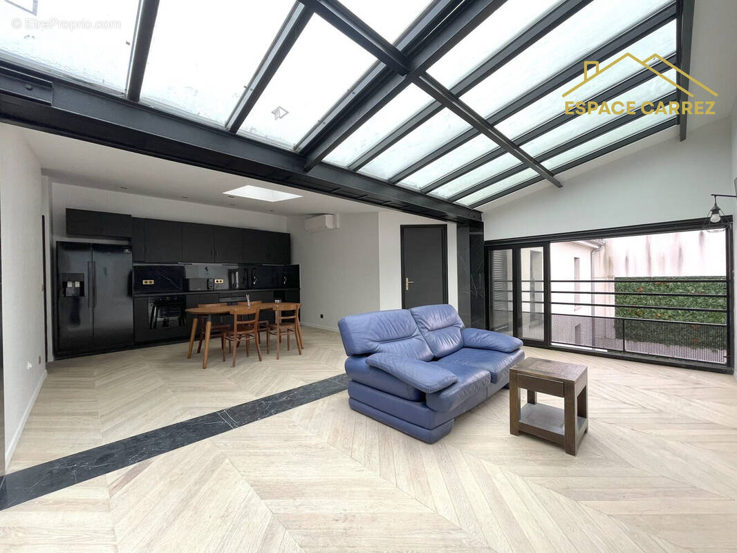 Appartement à LES LILAS