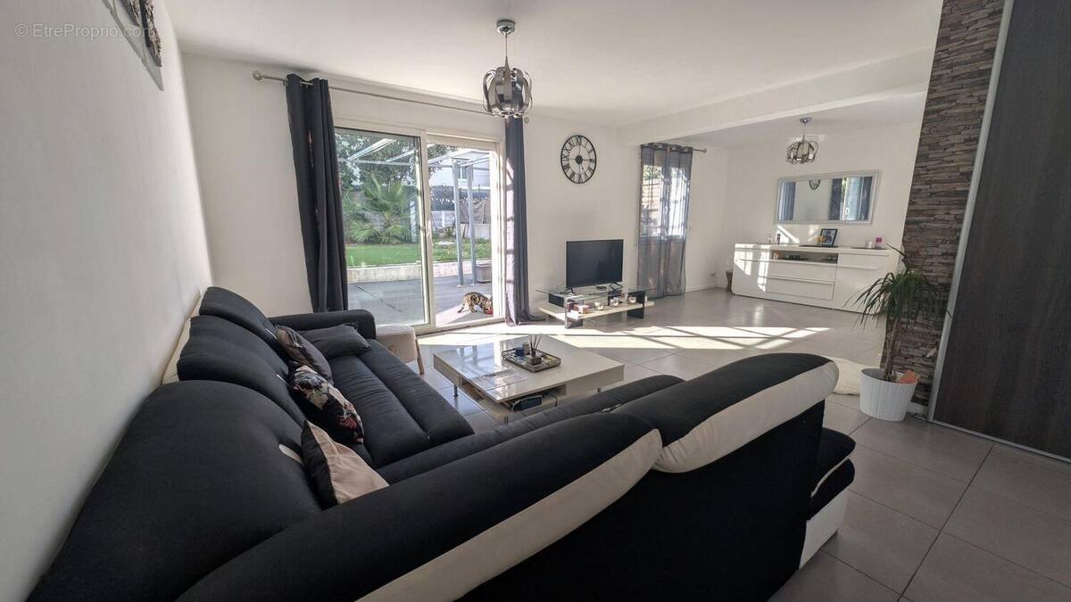 Maison à SAINT-MATHIEU-DE-TREVIERS