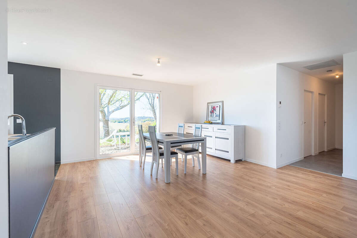 Maison 4 pièce(s) 95 m2 - photo 4