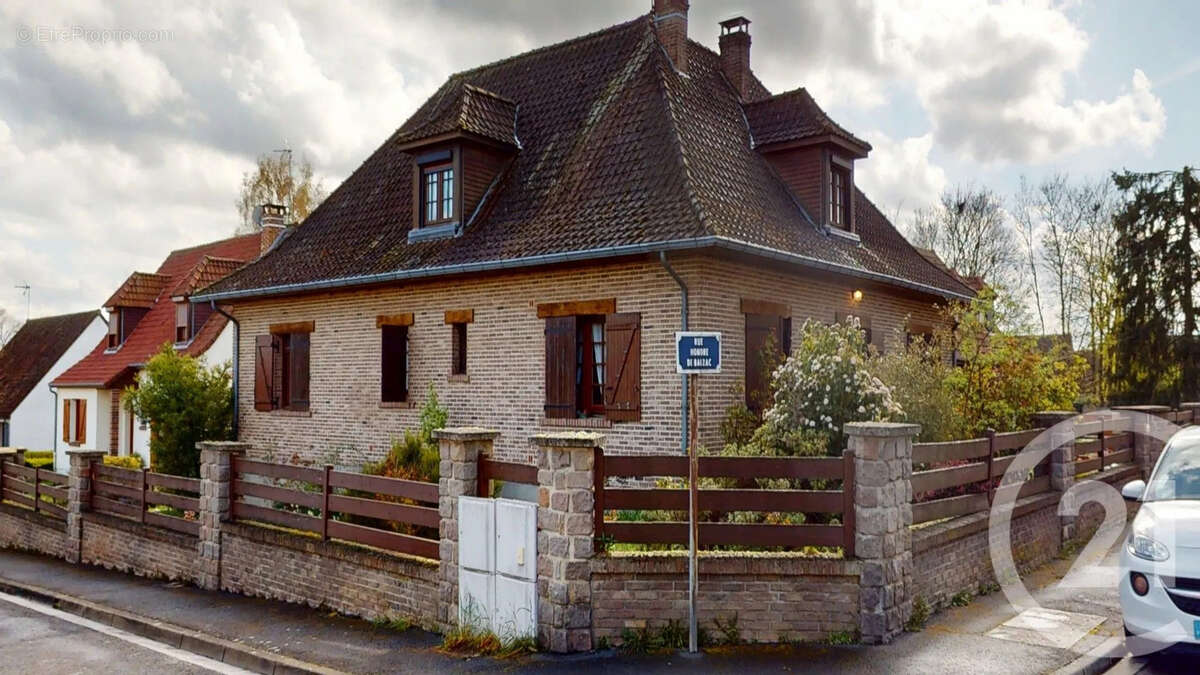 Maison à SAINT-QUENTIN