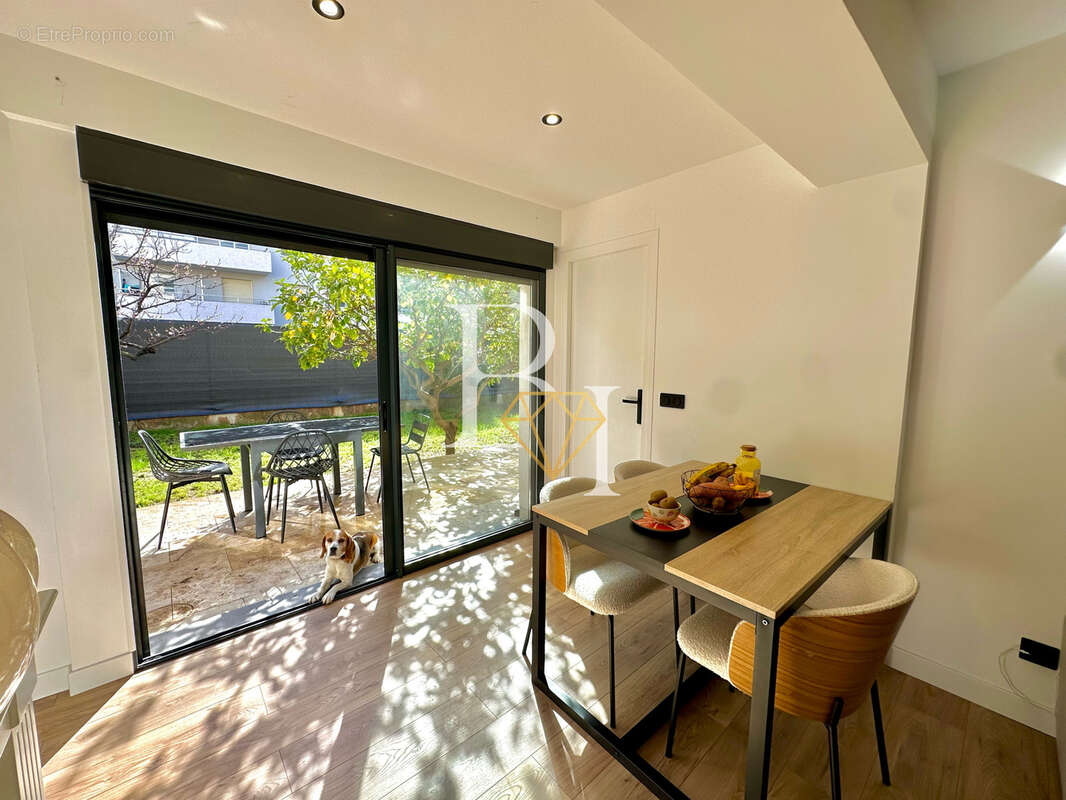 Appartement à SAINT-LAURENT-DU-VAR