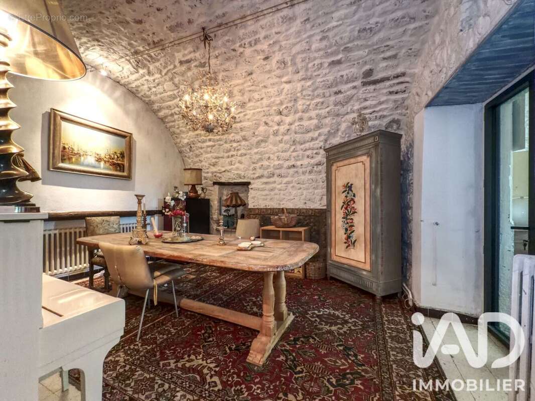 Maison 218 m² à Corconne  - photo 7