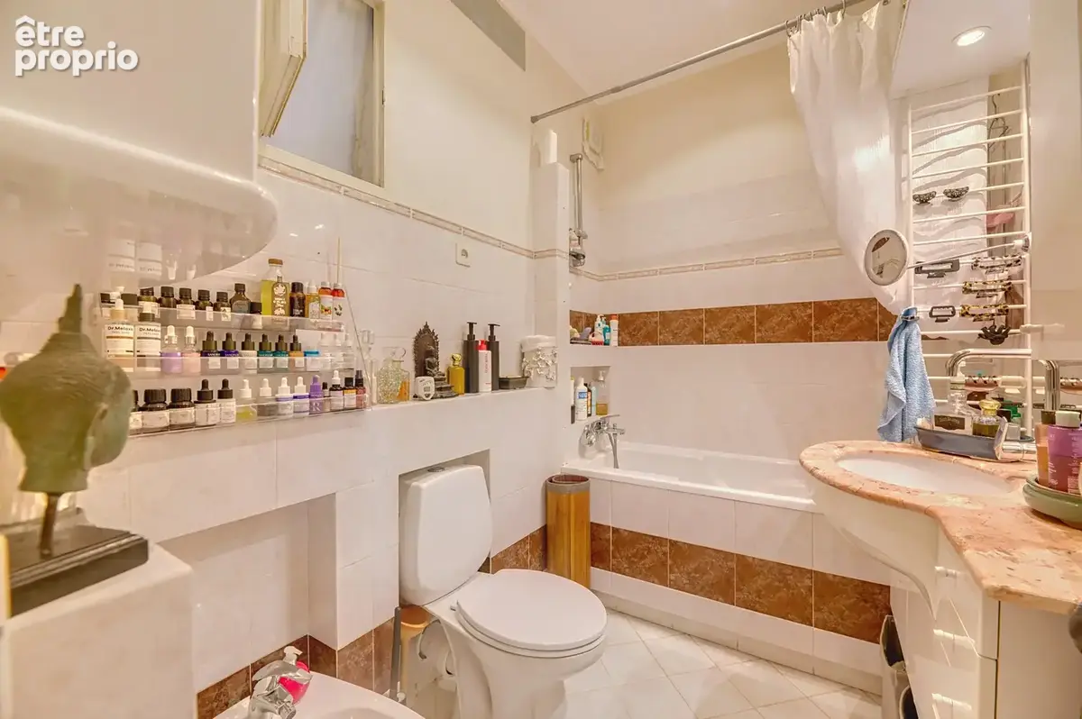 Nice — Appartement bourgeois de 106,89 m2, 3m sous plafond - photo 9