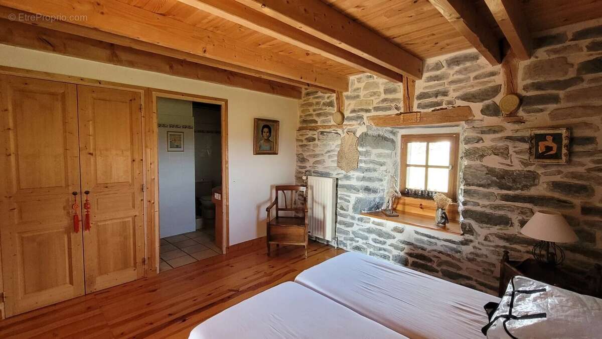 Maison à ARAULES