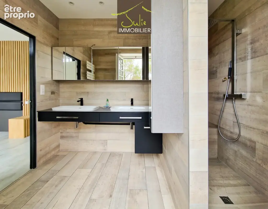 Demeure d'exception en plein coeur de bressuire - 304m2 habitables avec jardin et garages - photo 11