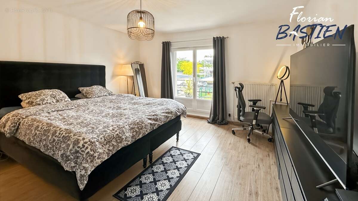 Immeuble en centre-ville – 3 lots – 27 000€/an - photo 5
